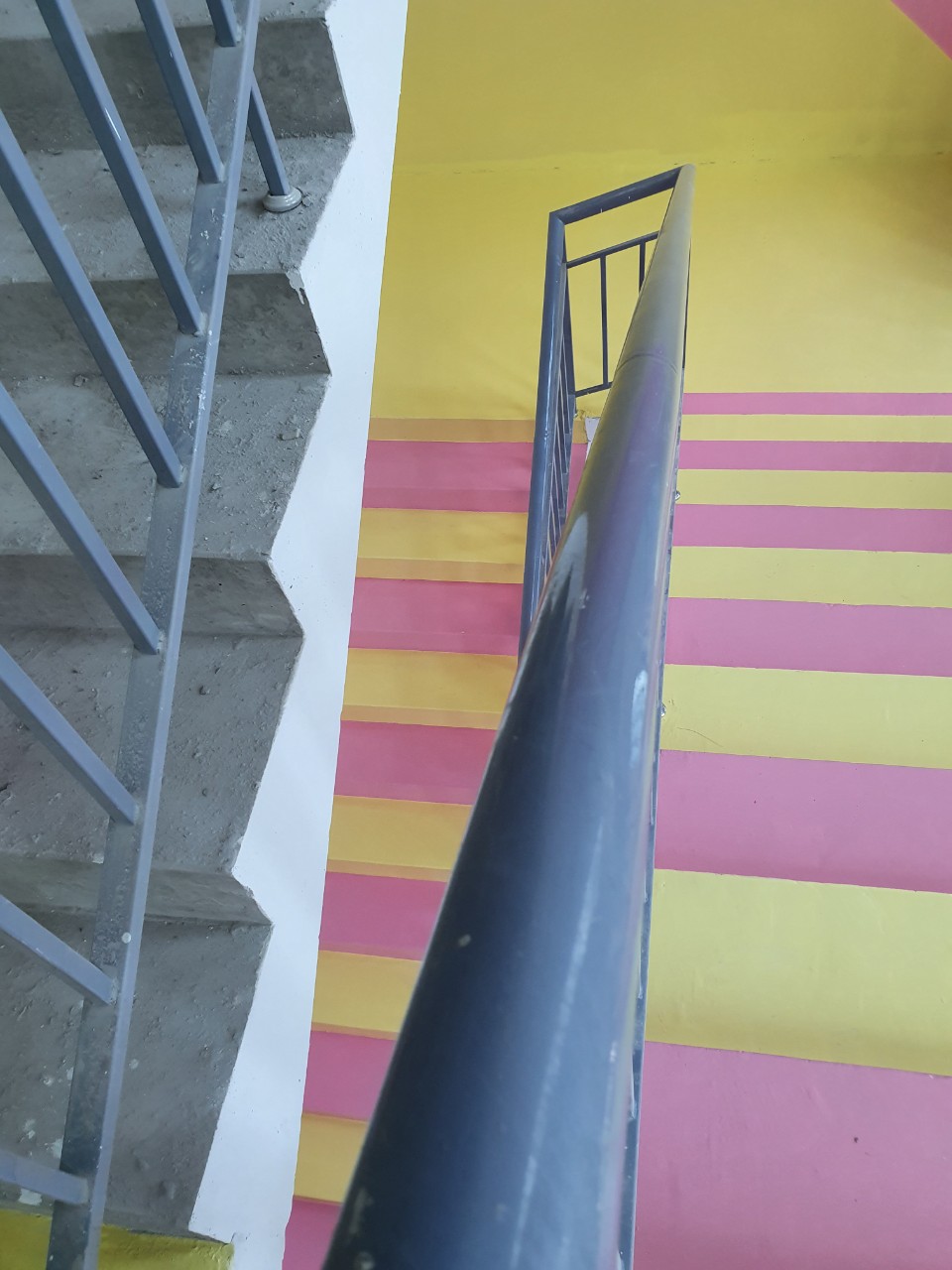 Thi công cầu thang bộ Trường Quốc Tế Korea Global Xuân Phương