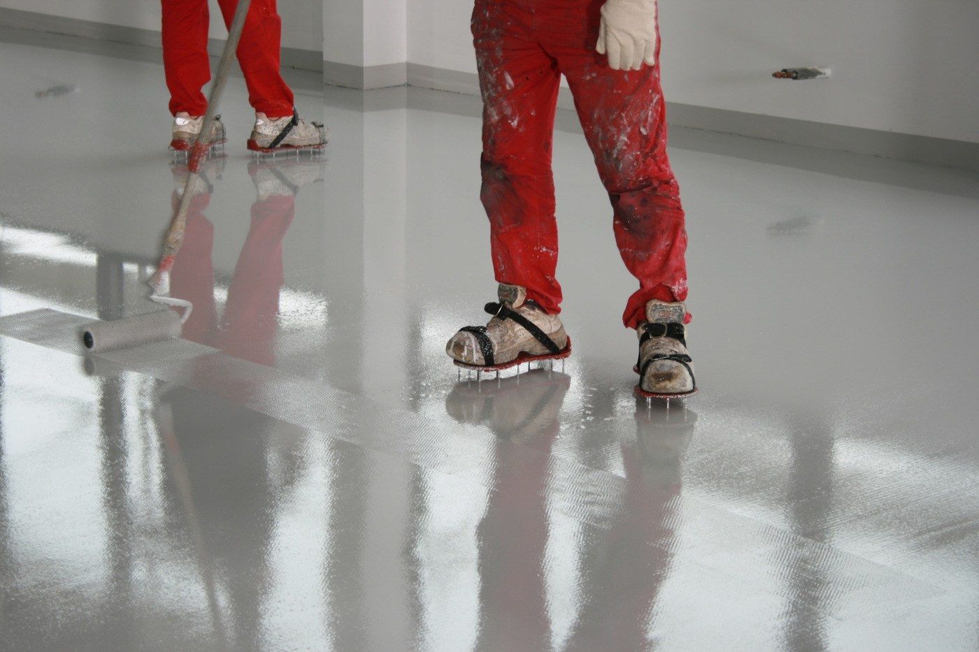 sơn epoxy tự san phẳng