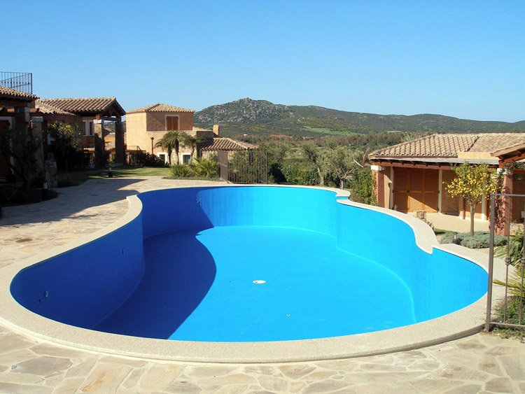 Sử dụng sơn chống thấm epoxy cho hồ bơi