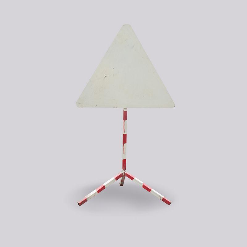 biển cảnh báo tam giác