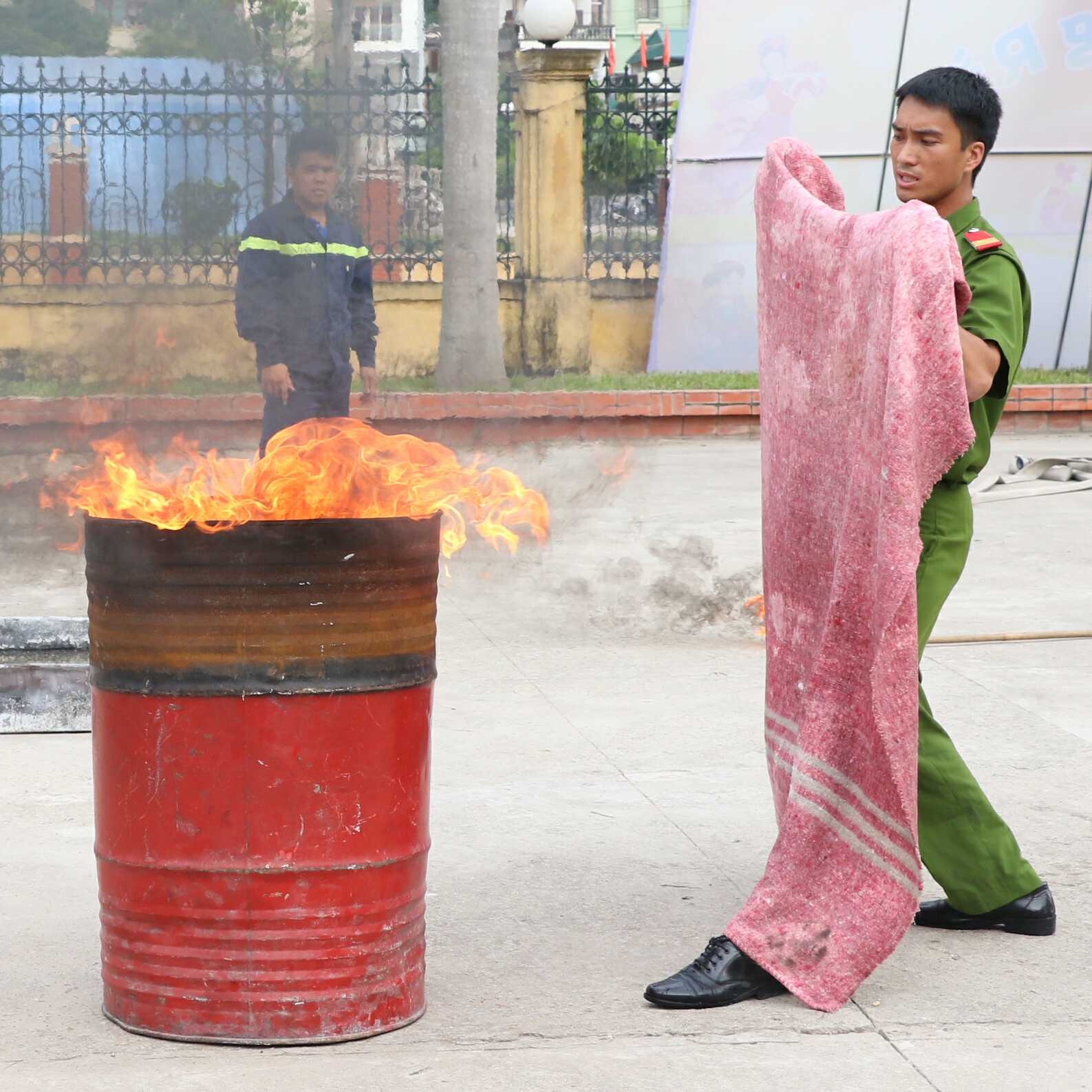 chăn cứu hỏa