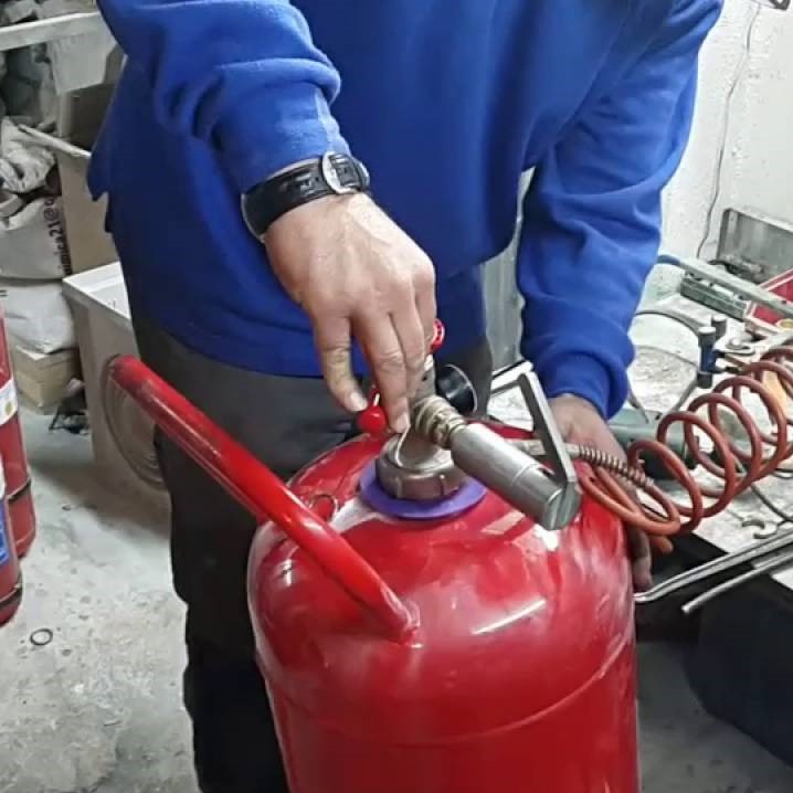 nạp bình chữa cháy xe đẩy