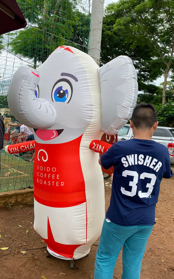 Người mẫu Voido và các bạn nhỏ