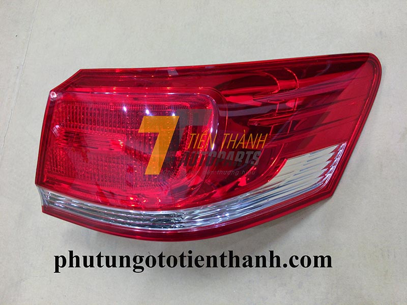 Đèn hậu ngoài Camry 2.4 2010 (RH) VN - TW