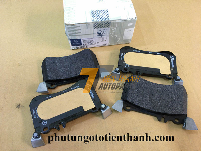 Má phanh trước Mer GLA 45 2015 (AMG)