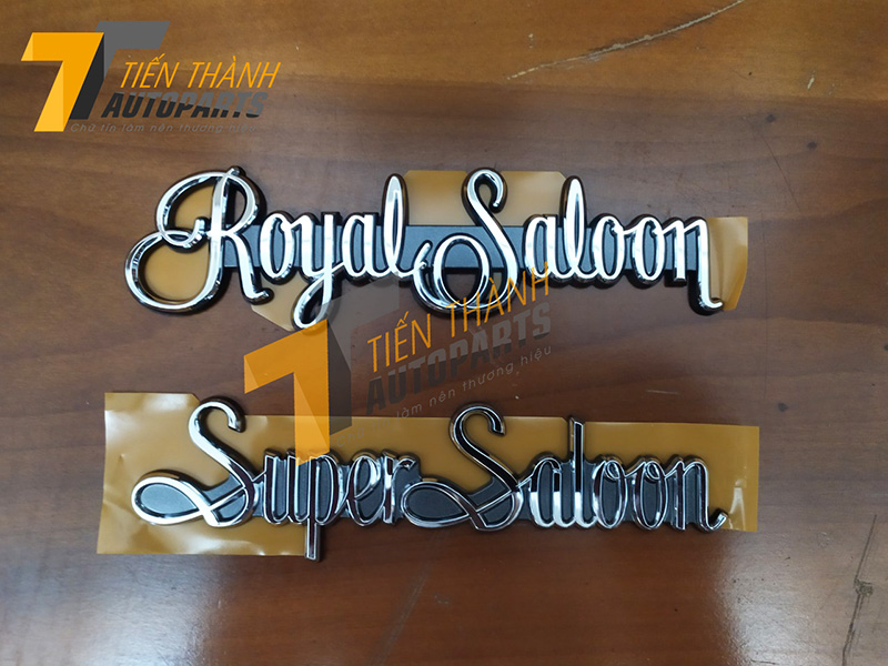 Chữ Royal Saloon cốp sau Crown 3.0