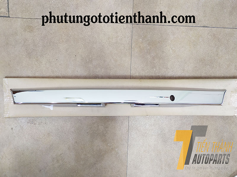 Nẹp cánh cửa hậu Fortuner mạ