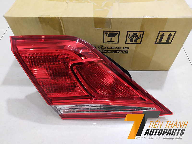 Đèn hậu trong Camry 2.4 2010
