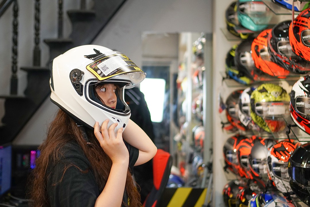 WHERE TO BUY PROFESSIONAL QUALITY AUTHENTIC HELMETS? WHERE TO BUY PROFESSIONAL QUALITY AUTHENTIC HELMETS?