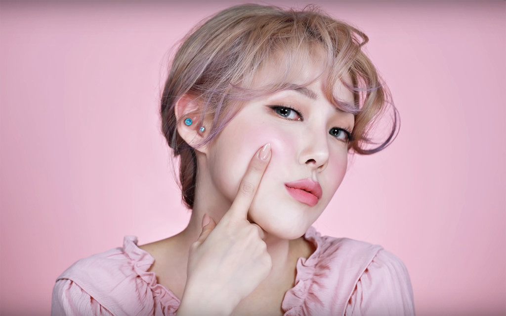 Chọn phấn má hồng cho các nàng luôn xinh Chọn phấn má hồng cho các nàng luôn xinh