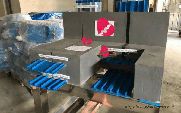 Mô hình khuôn băng cản nước