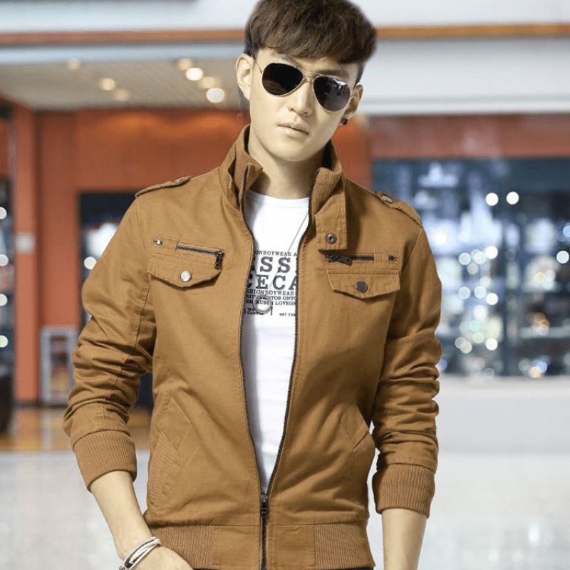 Nên chọn mẫu áo khoác nam ôm vừa dáng người