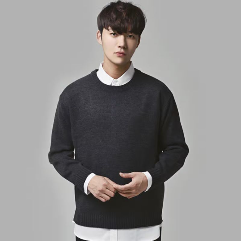 Bản phối hoàn hảo cùng áo len cổ tròn