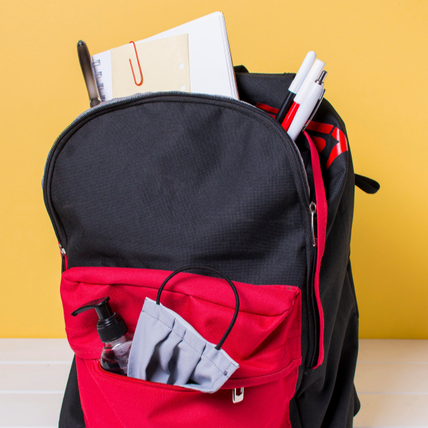 thiết kế bên trong balo siêu nhẹ với nhiều ngăn chứa thông minh