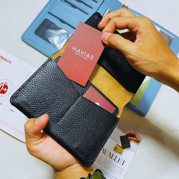 Bao-da-bò-thật-Passport-cao-cấp-có-nam-châm-Intrepid-HAVIAS-đen-Mill