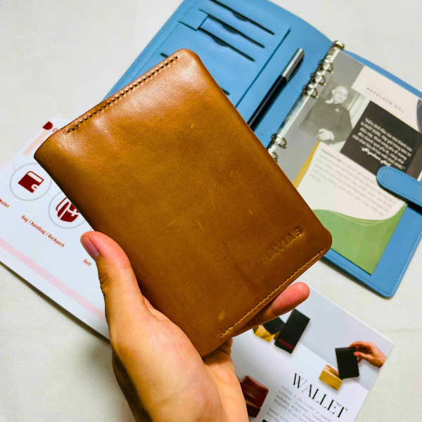 Bao-da-bò-thật-Passport-cao-cấp-có-nam-châm-Intrepid-HAVIAS-nâu-bò-Veg