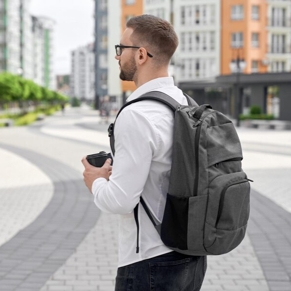 Balo laptop siêu nhẹ giúp giảm áp lực lên vai và lưng