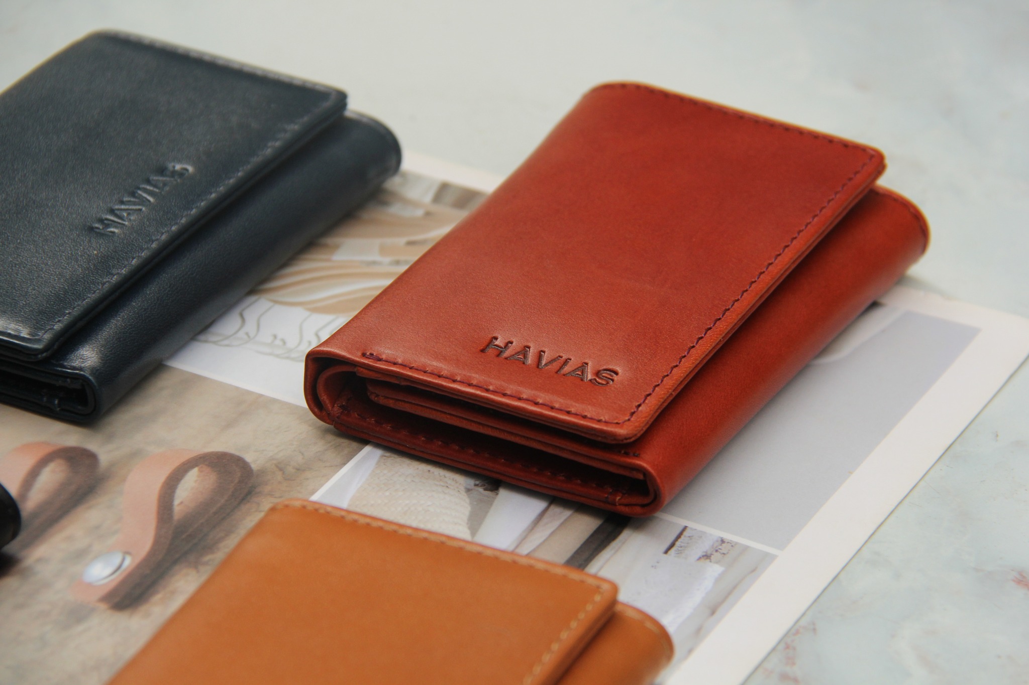 Ví 3 gấp nam nữ Heart3 Mini Handcrafted Wallet da thật may thủ công màu nâu ,đỏ nâu ,đen