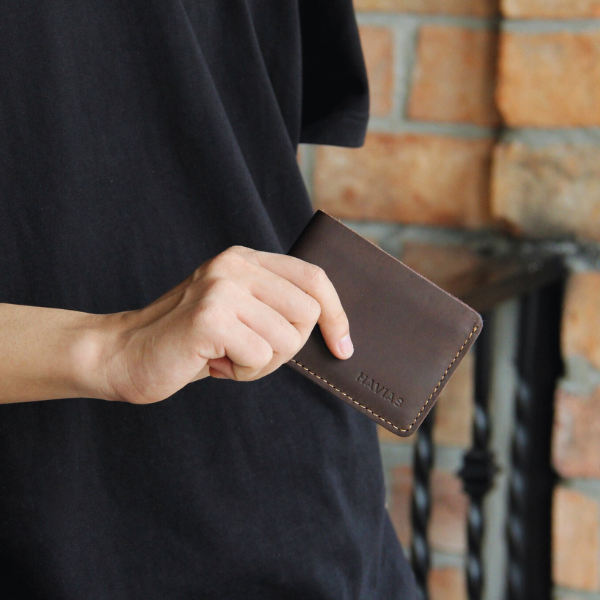 Ví da bò cho nam làm từ da thật bền đẹp, vân tự nhiên rõ nét