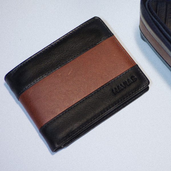 Ví da bò cho nam với đường chỉ may đều, chắc chắn và tỉ mỉ