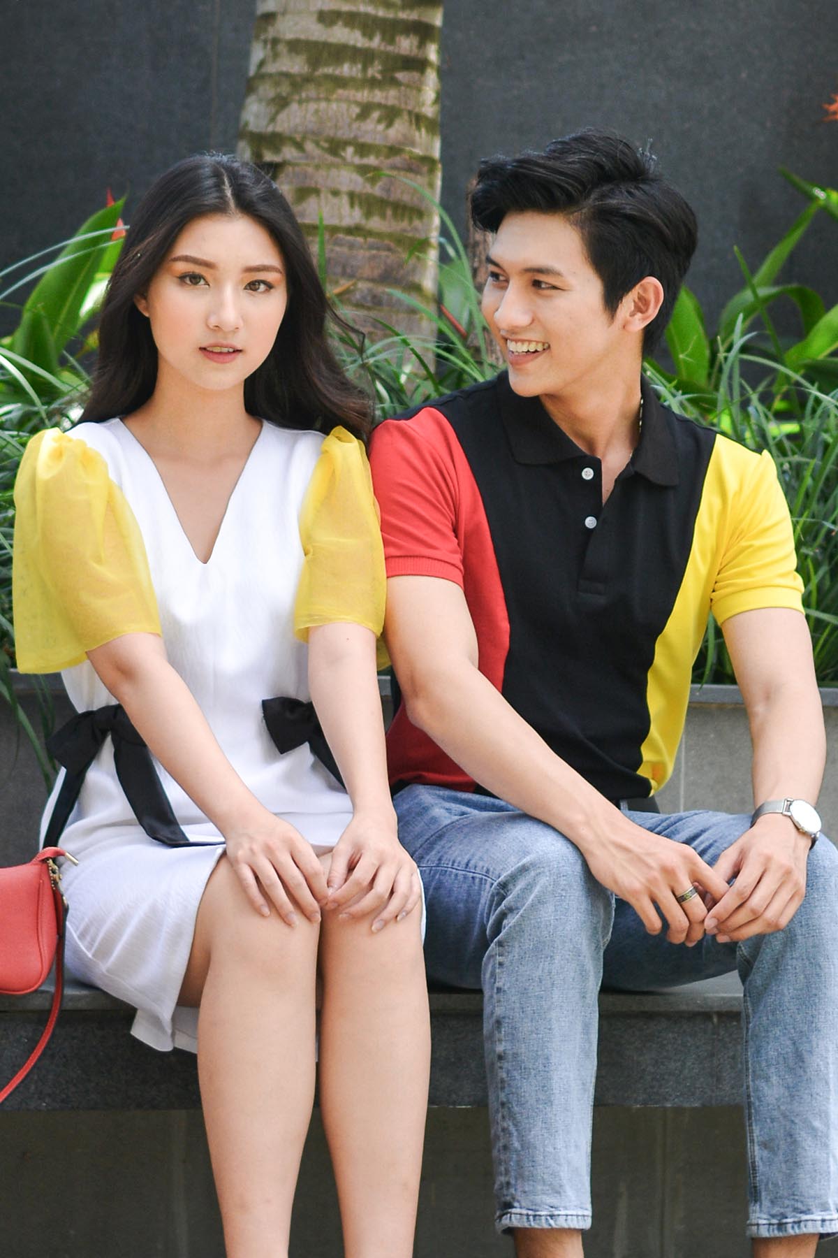 Đồ Đôi Thiết Kế Cao Cấp Couple Strong Shoulder Polo & Rippled White Dress