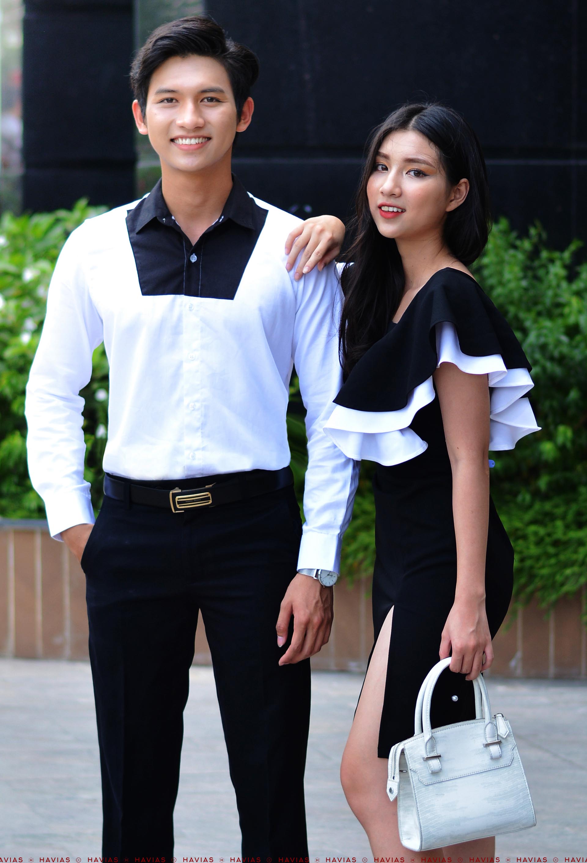Đồ đôi thiết kế Couple Black Chest White Shirt & Pearls Line Dress