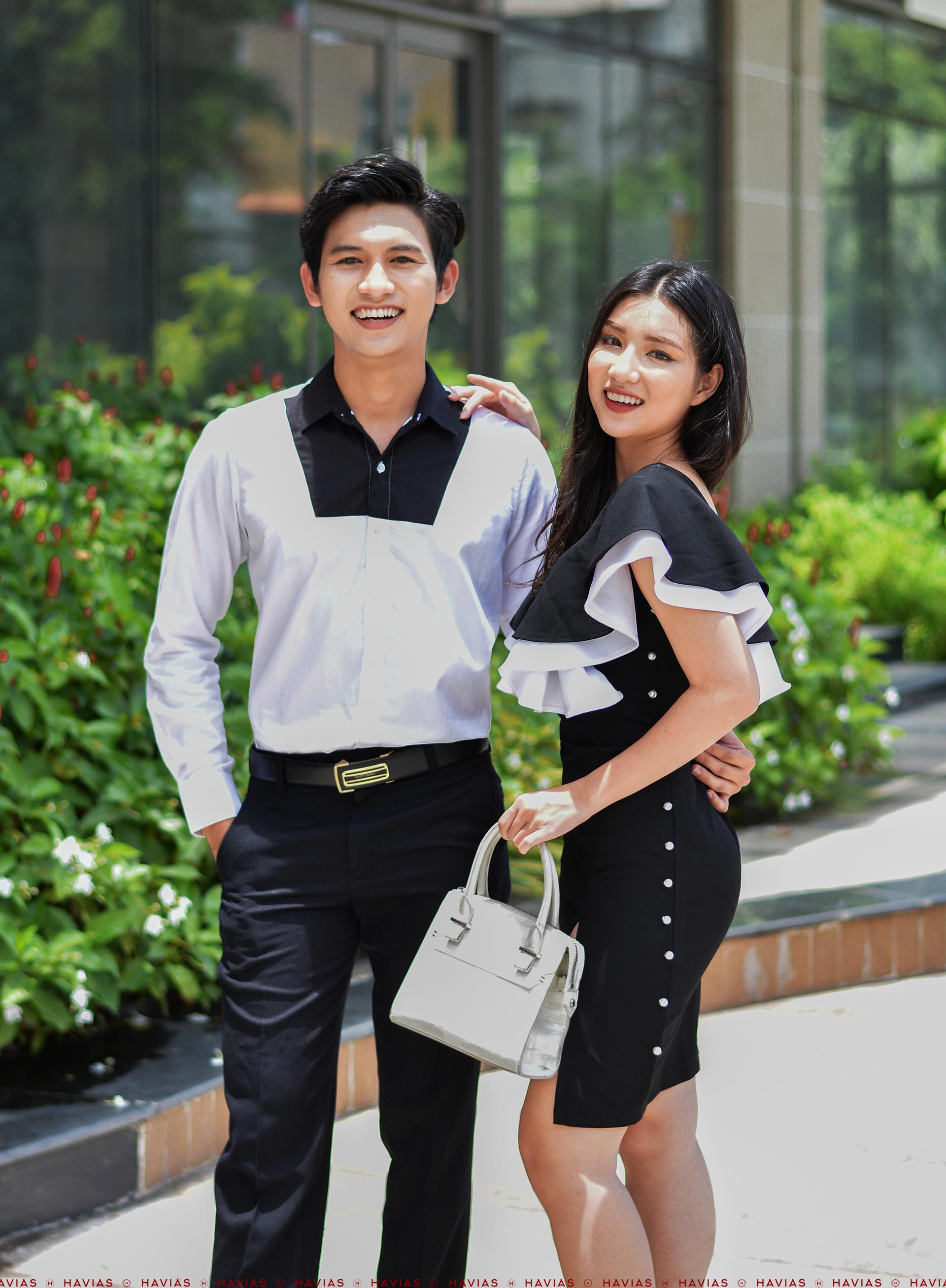 Đồ đôi thiết kế Couple Black Chest White Shirt & Pearls Line Dress