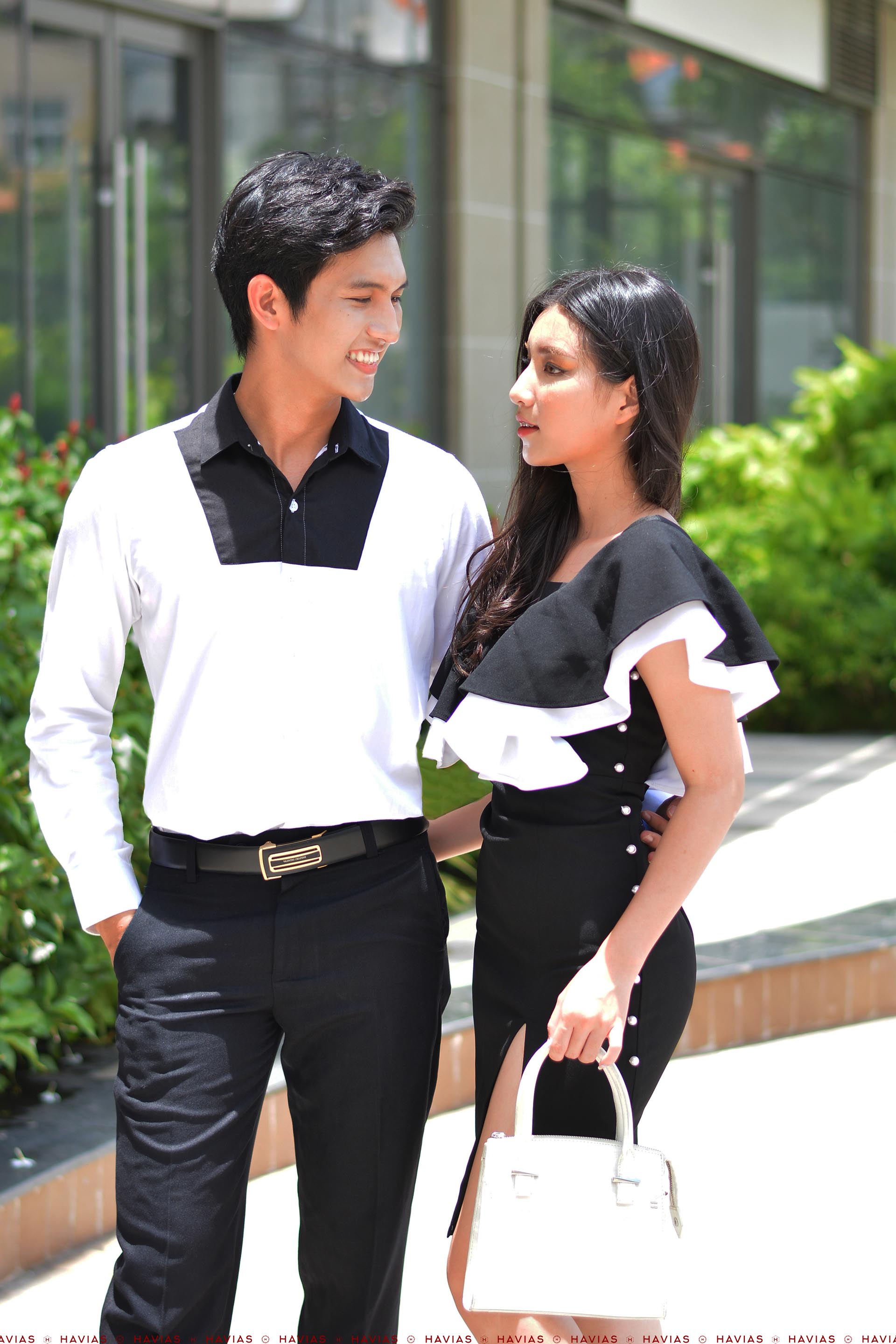 Đồ đôi thiết kế Couple Black Chest White Shirt & Pearls Line Dress