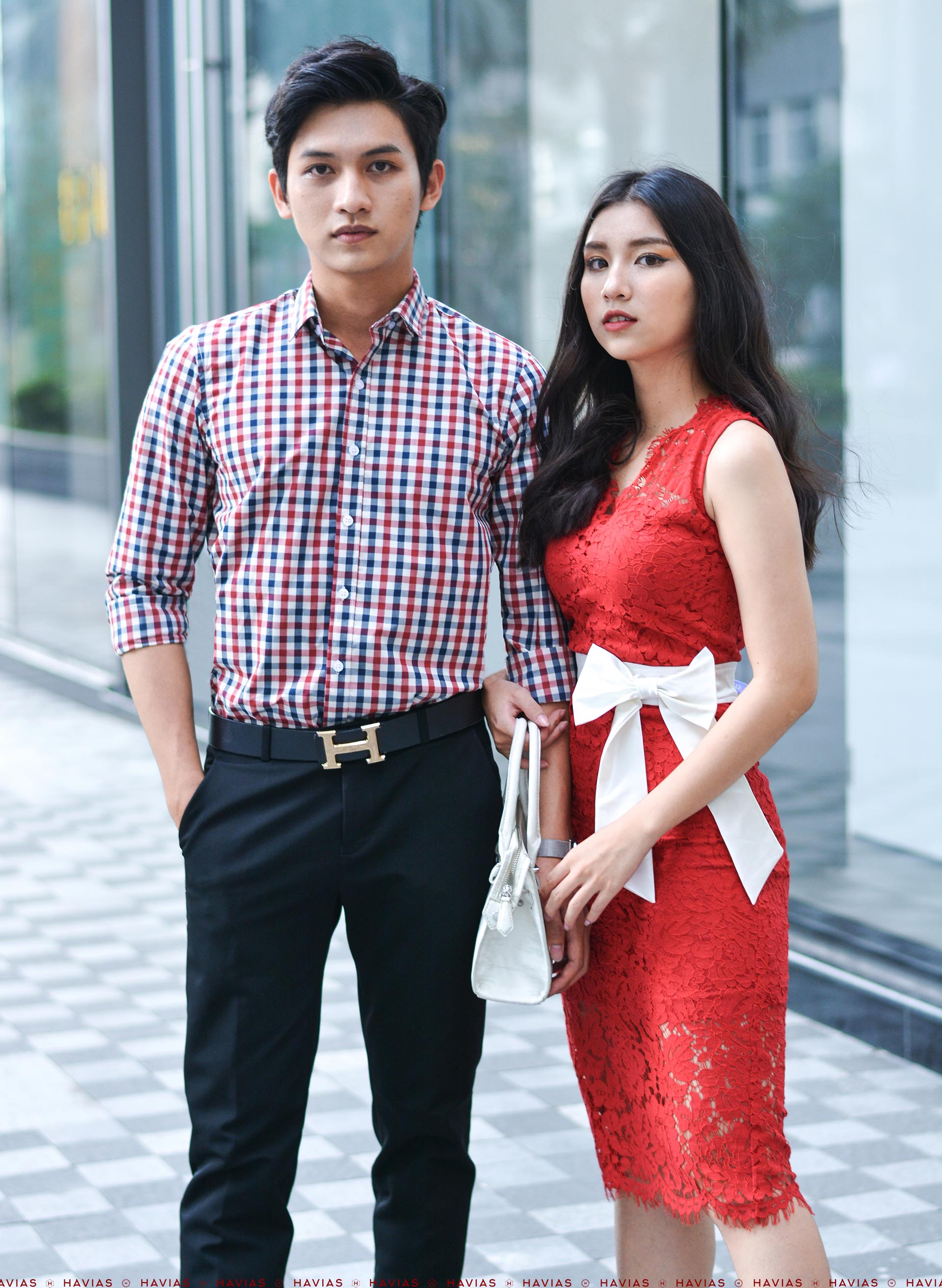 Đồ Đôi Thiết Kế Cao Cấp Đỏ Couple Red Checked Shirt & Gerbera White Bow Dress