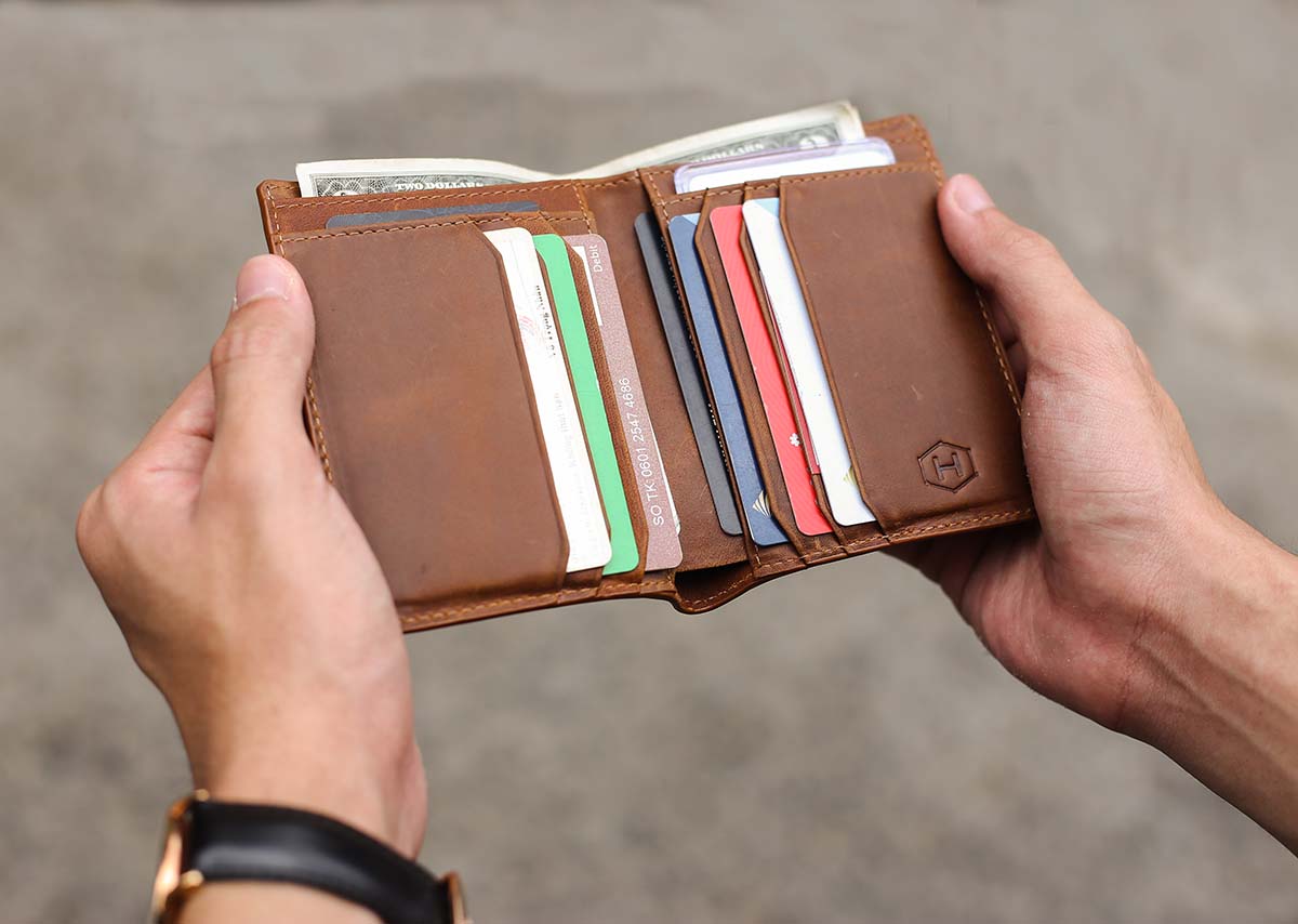 Ví da đứng Gen8 Handcrafted Wallet nâu