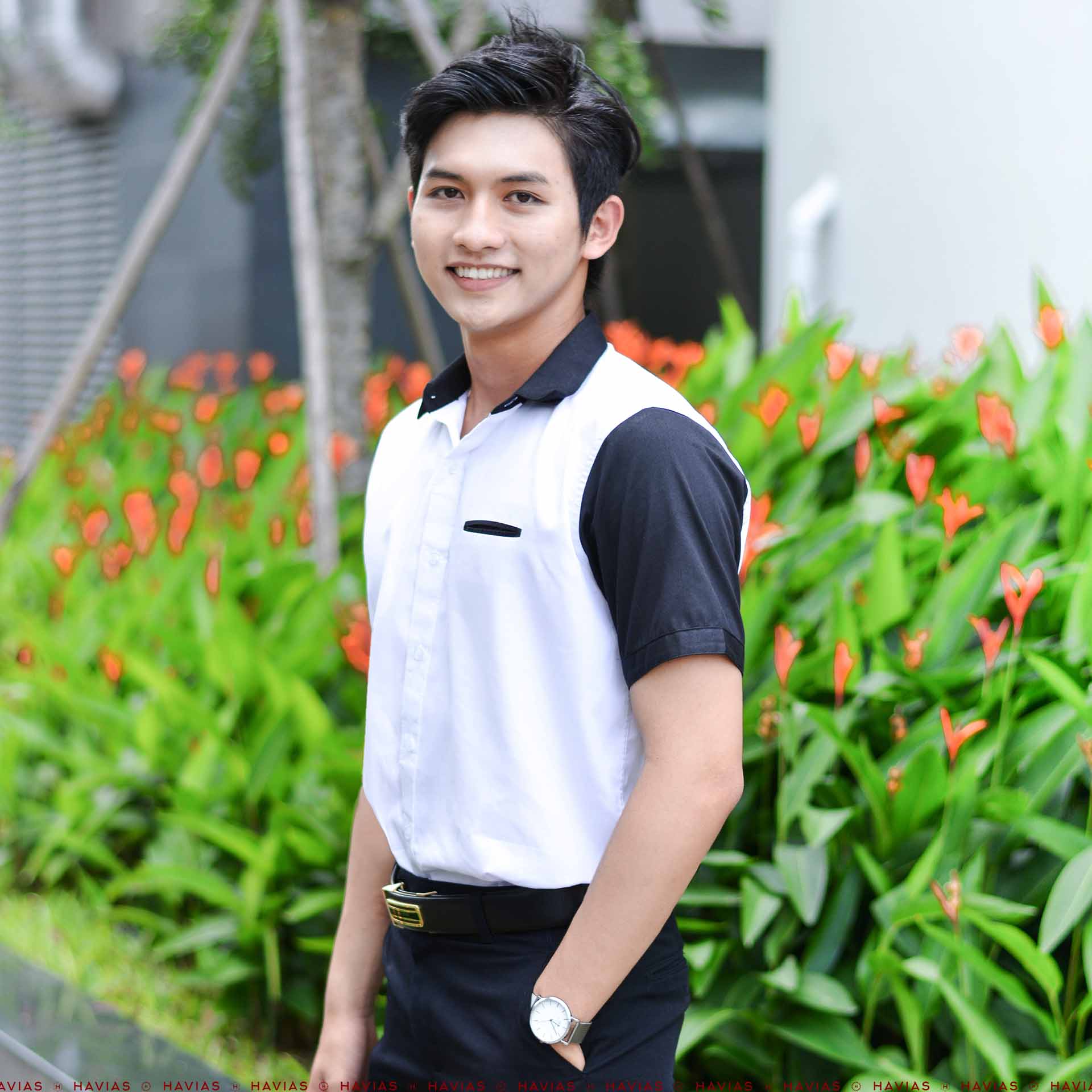 Sơ Mi Thiết Kế Black Short Sleeve White Shirt with Hidden Pocket