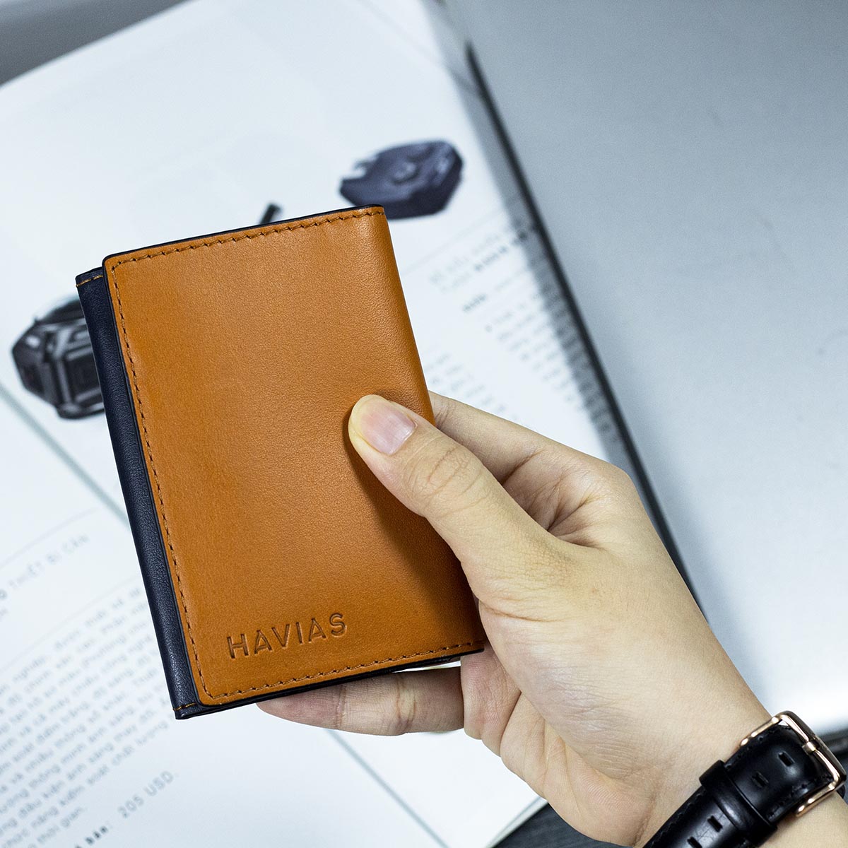 Ví_da_Eclipse_Handcrafted_Mini_Wallet_màu_vàng_bò