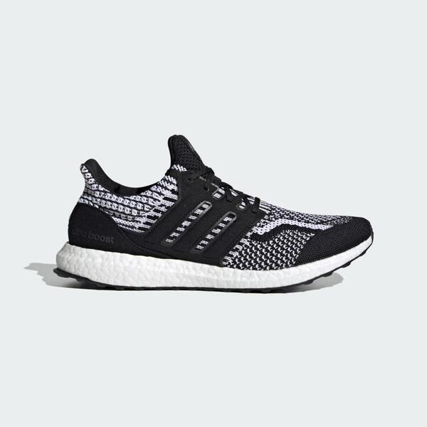 Ultraboost 5.0 DNA Carbon sở hữu tông màu trầm, nam tính và rất dễ phối đồ