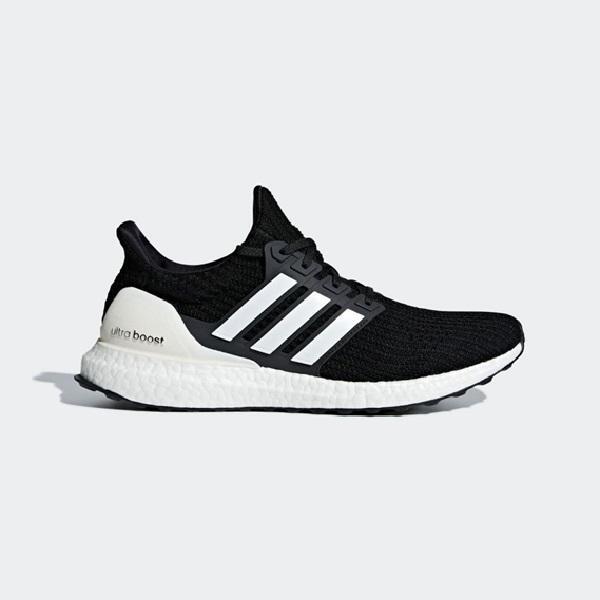 Adidas Ultra Boost Original thu hút nhiều bạn nam