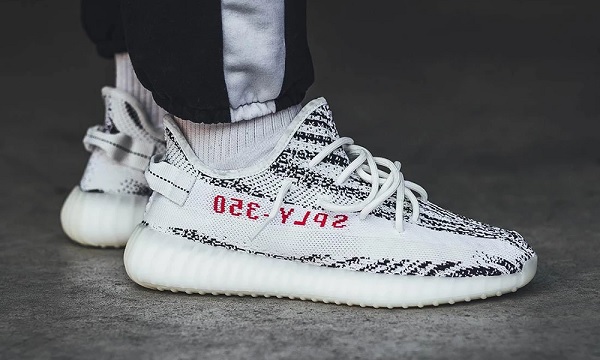 Yeezy - giày Adidas chính hãng nam mà Adidas đã kết hợp cùng Kanye West