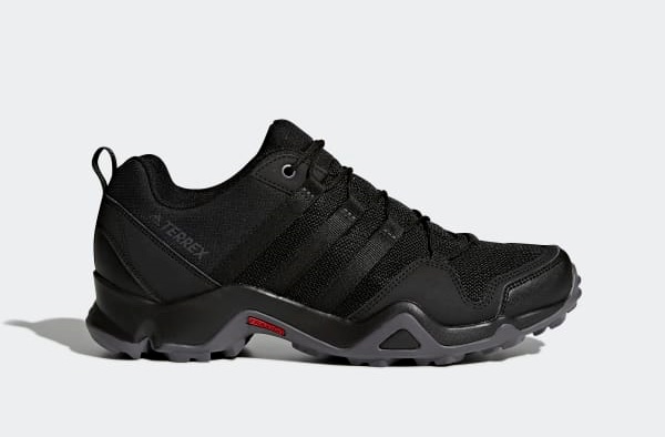 Adidas Terrex AX2R có những bản phối thiết kế phù hợp với cả nam lẫn nữ