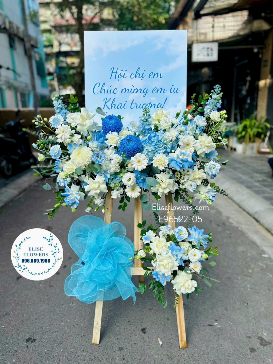 Kệ khung tranh xanh dương hiện đại, bắt mắt, ấn tương. Điện hoa tươi Eliseflowers