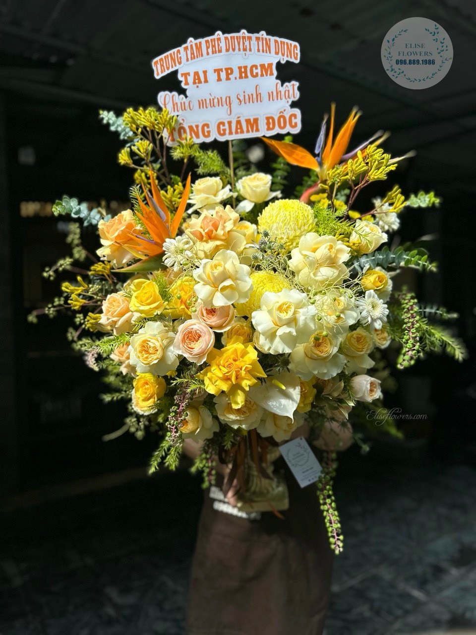 Binh-hoa-khai-truong-cao-cap-Dat-binh-hoa-khai-truong-cao-cap-tai-quan-Hoan-Kiem-Ha-Noi