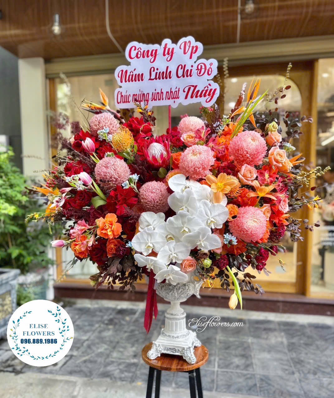Bình hoa sinh nhật sếp cao cấp ở Hà Nội. Đặt mua bình hoa sinh nhật sếp đẹp