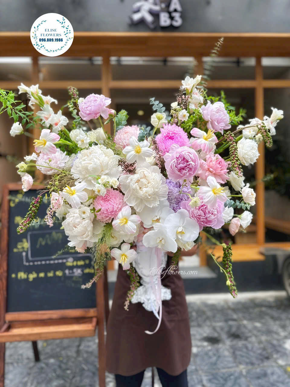 Hoa tri ân thầy cô giáo ngày 20-11. Điện hoa tri ân 20-11