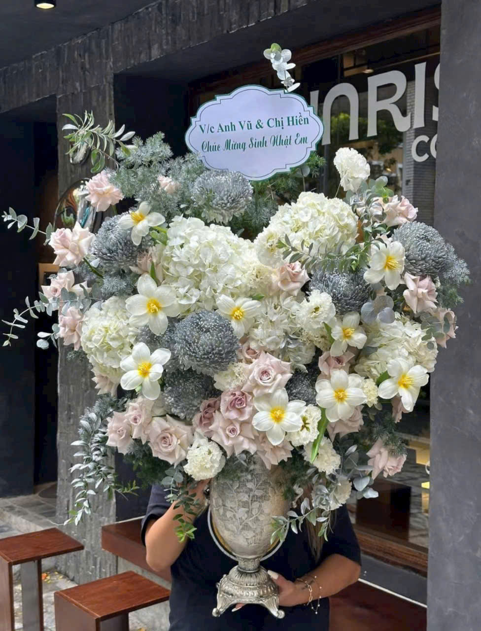 Mua bình hoa sinh nhật sếp đẹp. Dịch vụ đặt hoa hoa sinh nhật sếp tại HN