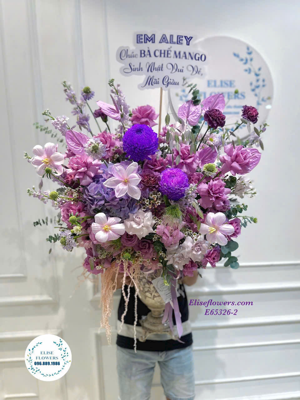 Bình hoa sinh nhật mẹ yêu màu tím. Đặt mua bình hoa sinh nhật đẹp ở Hà Nội