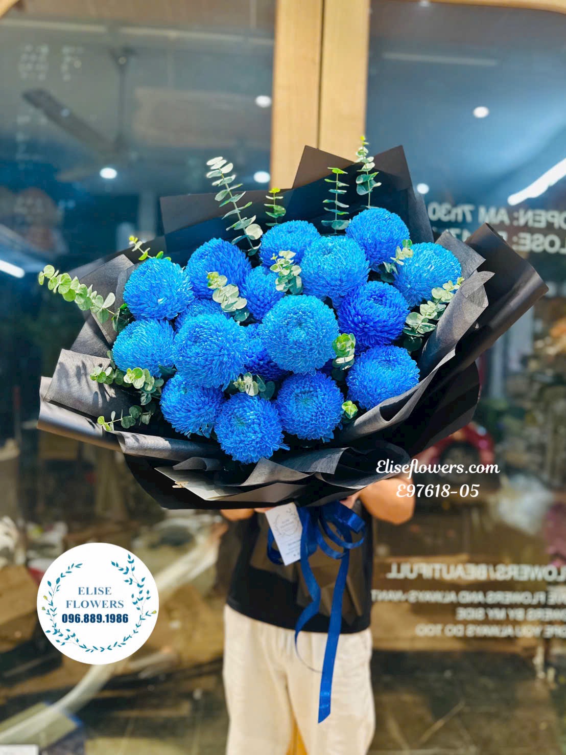 Hoa kỷ niệm ngày cưới. Bó cúc mẫu đơn xanh tặng vợ dịp kỷ niệm ngày cưới