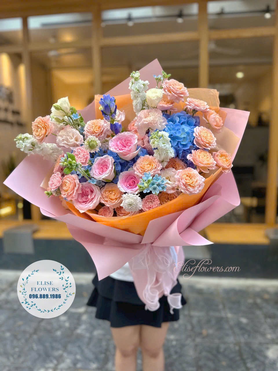 Bó hoa tươi nhập khẩu tặng sếp. Đặt hoa tặng sếp mới thăng chức