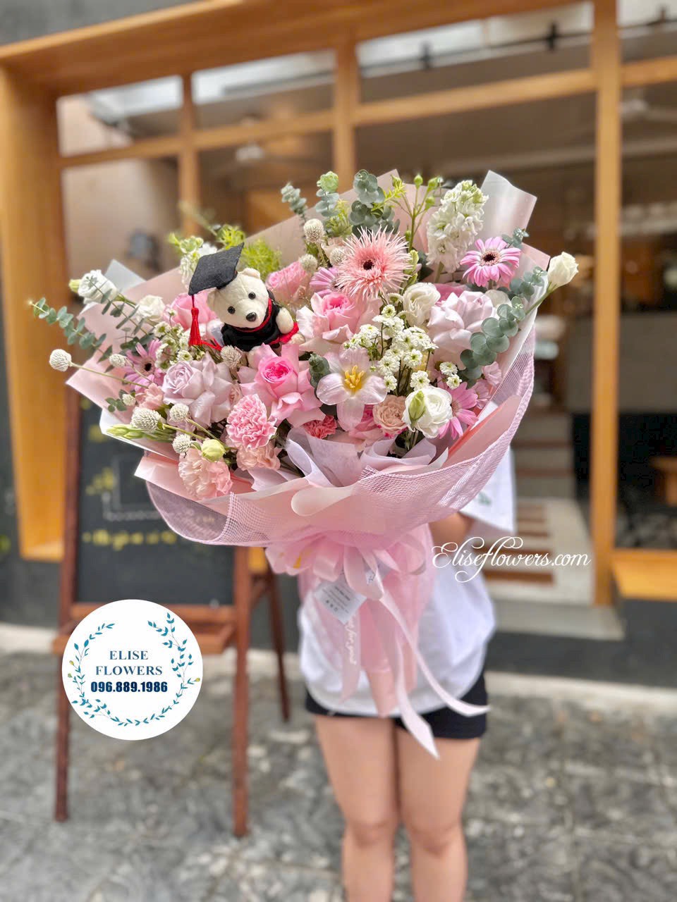 Điện hoa tặng tốt nghiệp. Dịch vụ giao hoa tặng tốt nghiệp ở Hà Nội