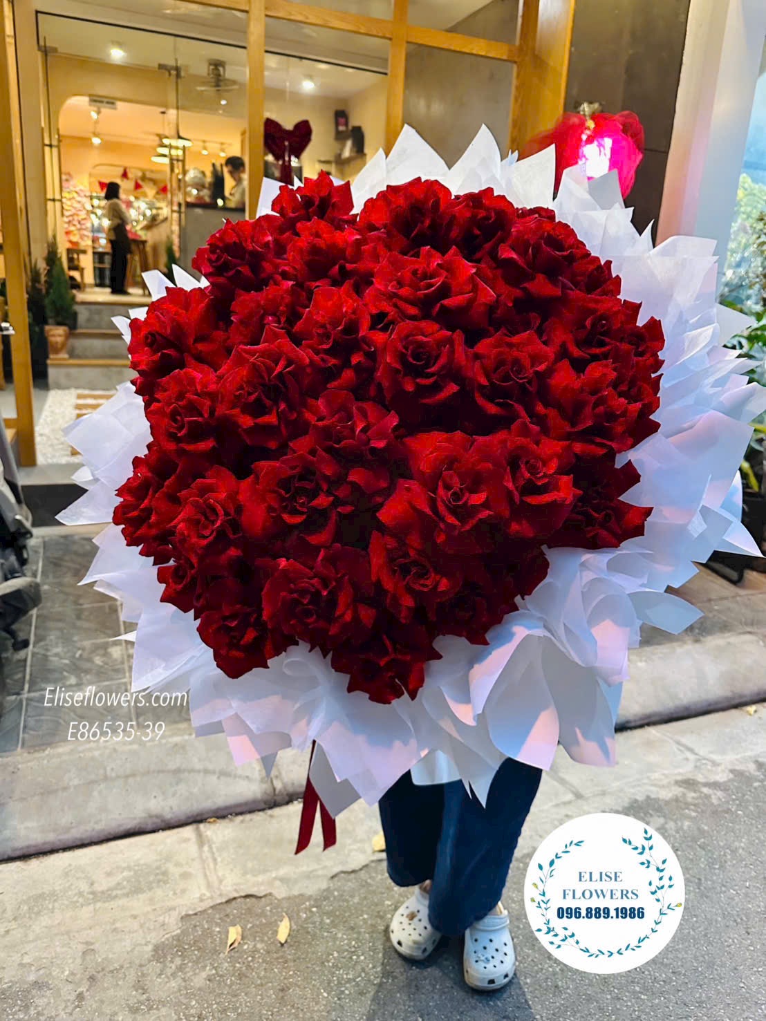 Hoa valentine. Bó hoa hồng đỏ 100 bông tặng người yêu. Điện hoa Hà Nội Eliseflowers
