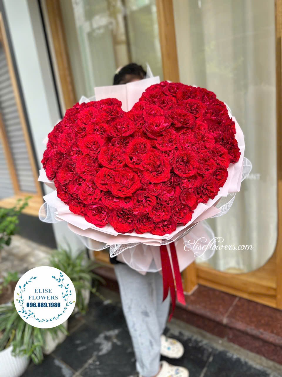 Bo-hoa-hong-do-ohara-hinh-trai-tim tặng 20/10. Mẫu hoa trái tim tặng 20/10 đẹp ở Hà Nội