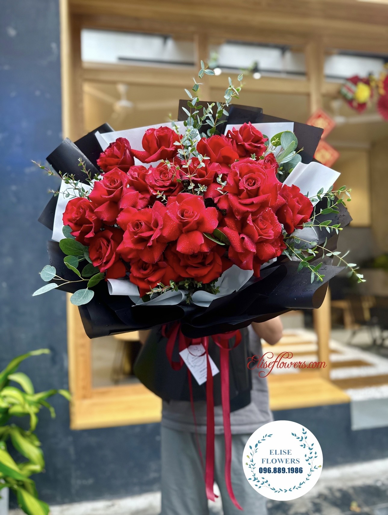 BO-HOA-HONG-DO-TANG-VO . Bó hoa hồng đỏ tặng VỢ YÊU ngày 8/3. HOA 8/3.