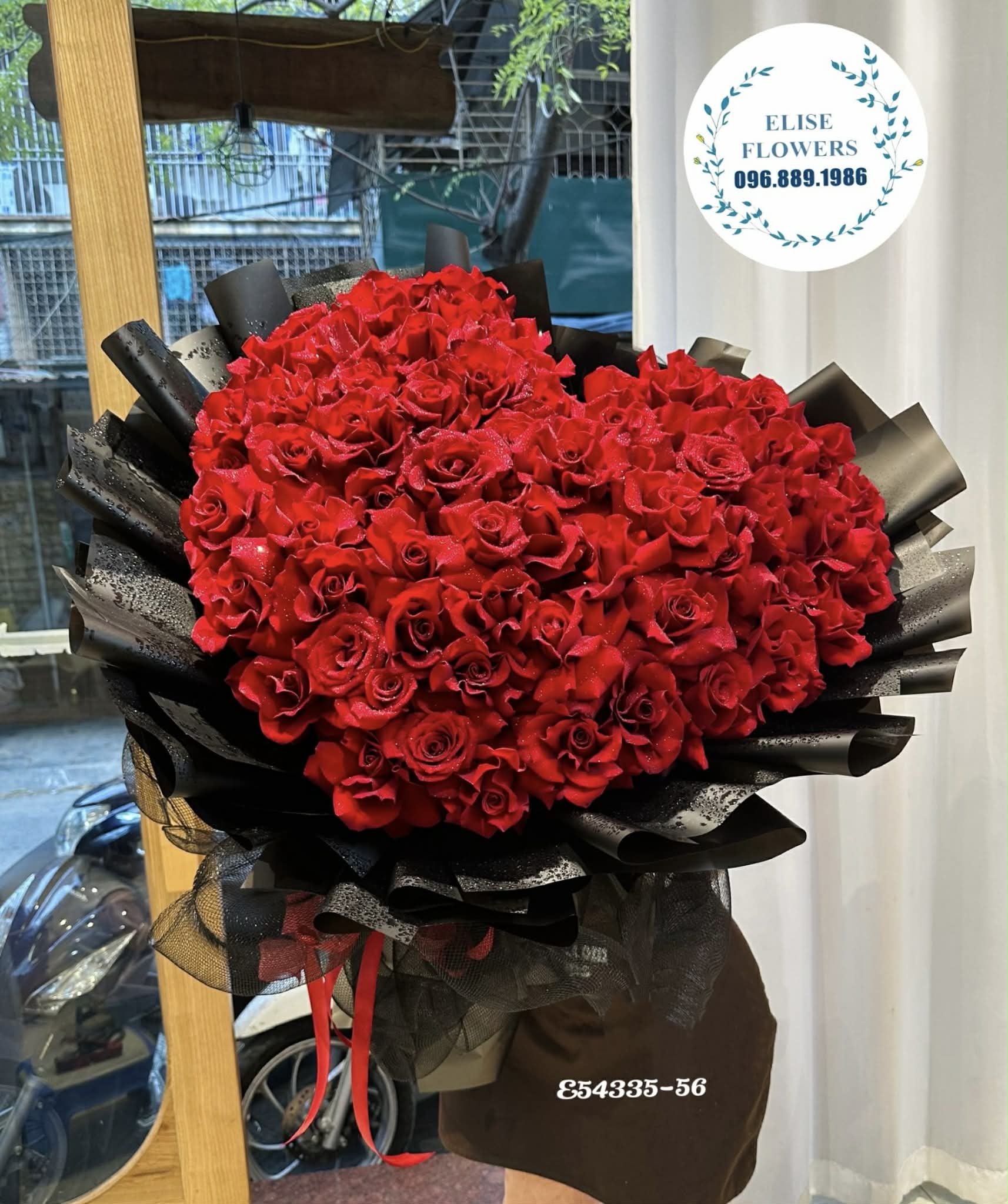 Hoa valetine Thanh Xuân. Bó hoa hồng đỏ tặng vợ, bạn gái dịp valentine. Địa chỉ mua hoa uy tín