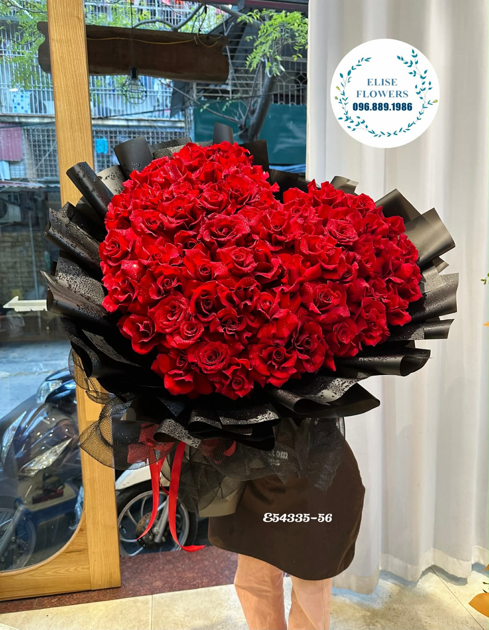 Hoa valetine Thanh Xuân. Bó hoa hồng đỏ tặng vợ, bạn gái dịp valentine. Điện hoa Hà Nội